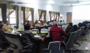 rapat-dprd-bombana-beserta-perwakilan-tambang