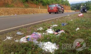 sampah-poros-kolaka-pomalaa