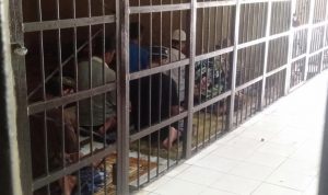 suasana-tahanan-saat-salat-berjamaah
