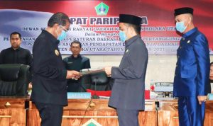 bupati-kolut-menyerahkan-plj-tahunan