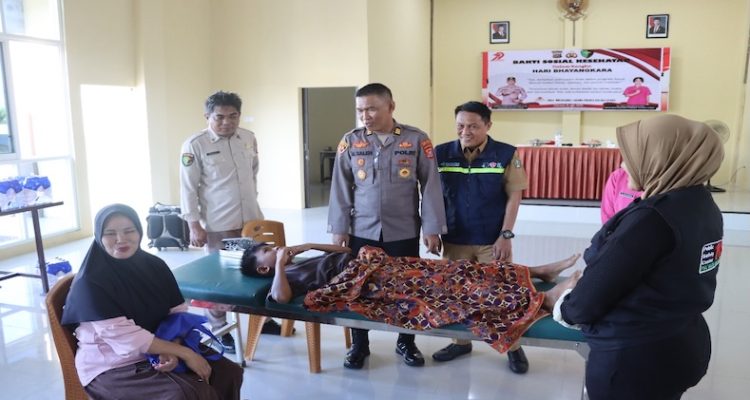 sunat-masal-polres-kolut